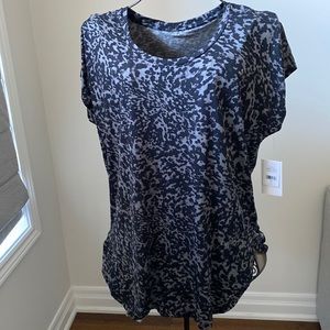Halston abstract animal top. BNWT